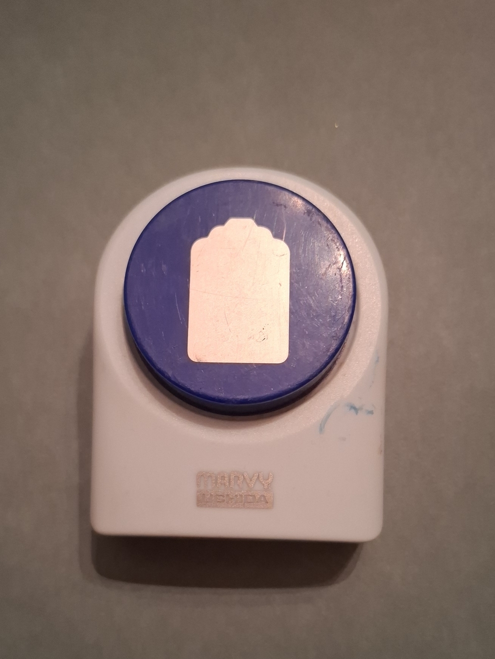 Marvy Uchida White and Blue Craft Paper Punch - Decorative Tag Shape